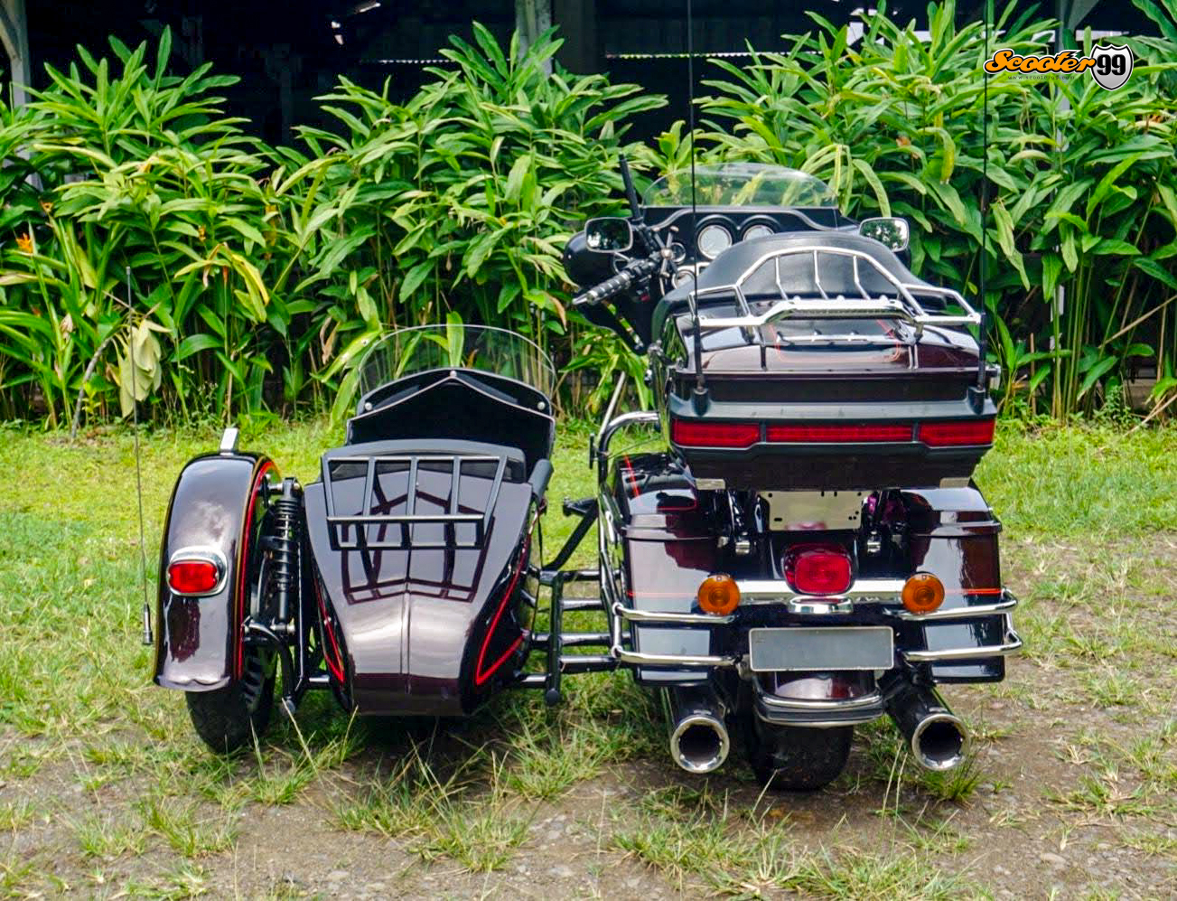 Harley Davidson Sidecar – interior and windshield